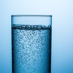 Газированная вода - это не только необходимый для нашего организма ингредиент, но и вкусный, освежающий напиток